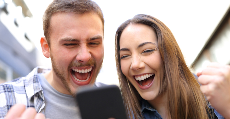 3 Ridiculously Simple Ways Online Students Find the Best Scholarships